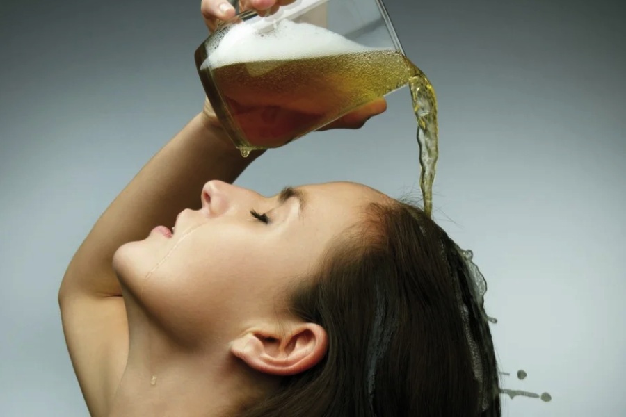 Try washing hair with beer and get amazing benefits