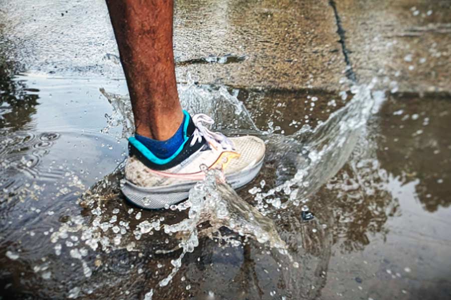 How to dry wet shoes