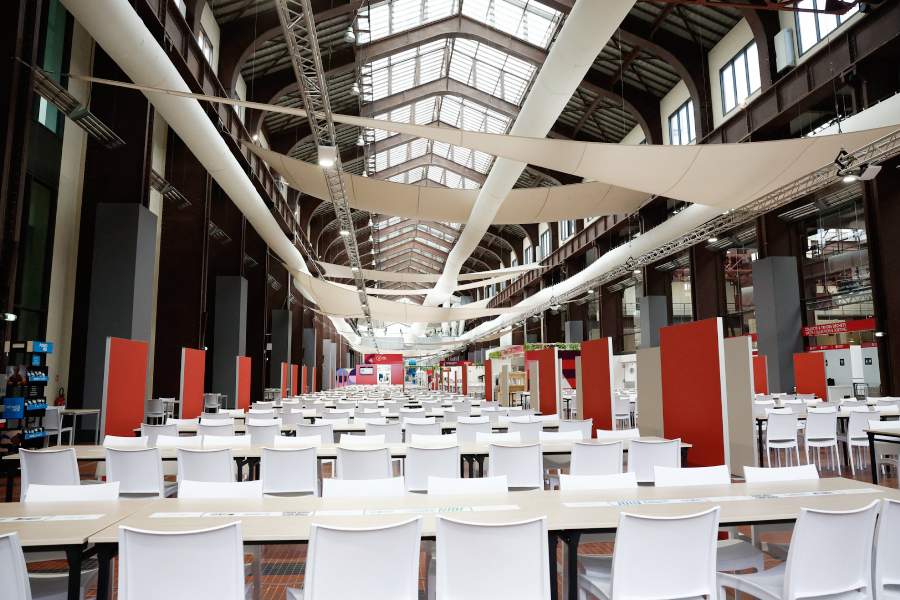 ভিলেজের কাফেটেরিয়া।