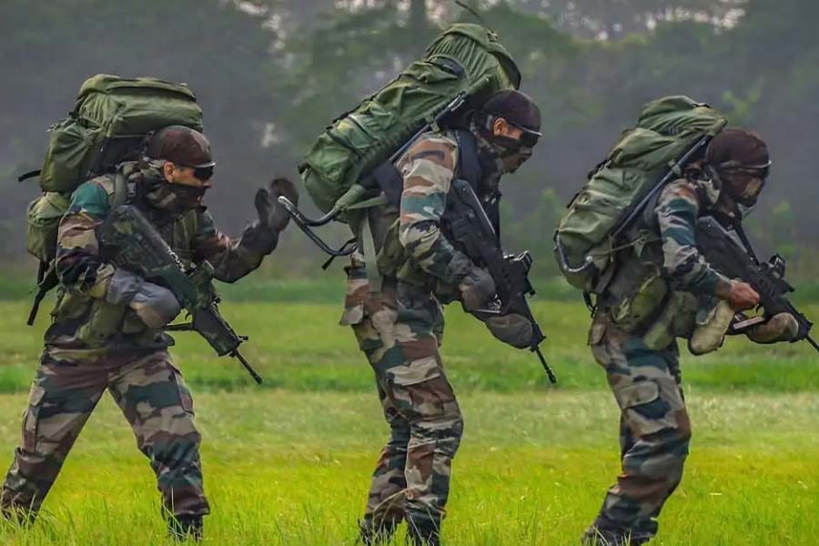 Indian Army reportedly deployed 500 para special force commandos in Jammu to hunt down Pakistani Terrorists