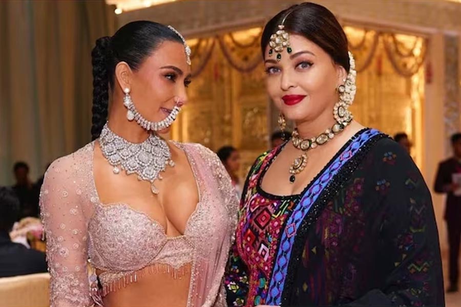 একই ফ্রেমে কিম ও ঐশ্বর্যা।