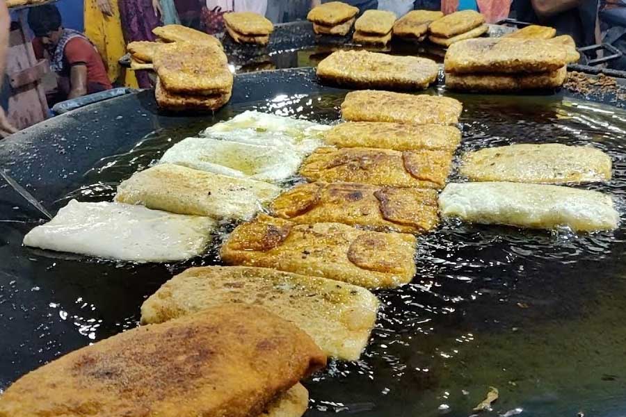 Top food joints in Kolkata to get best Mughlai Paratha