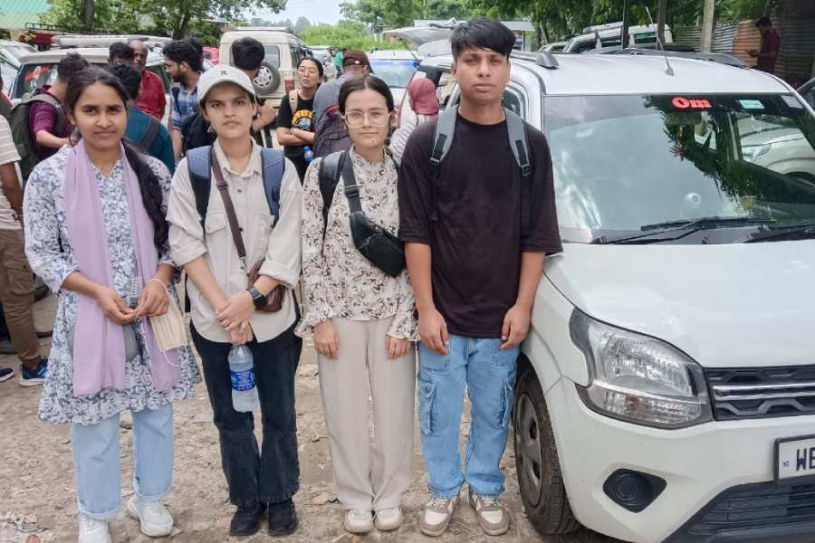 13 student returns in India from Bangladesh, import-export business affected