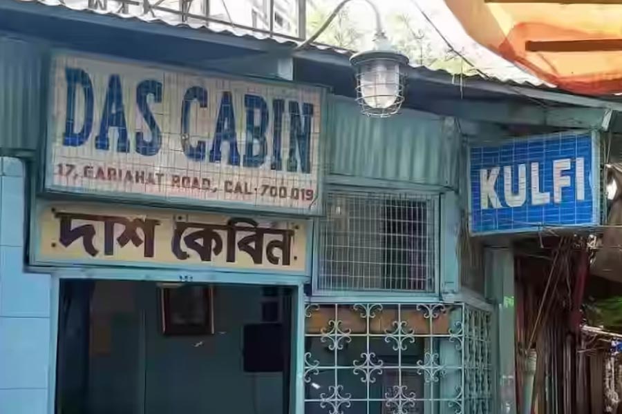 Top food joints in Kolkata to get best Mughlai Paratha