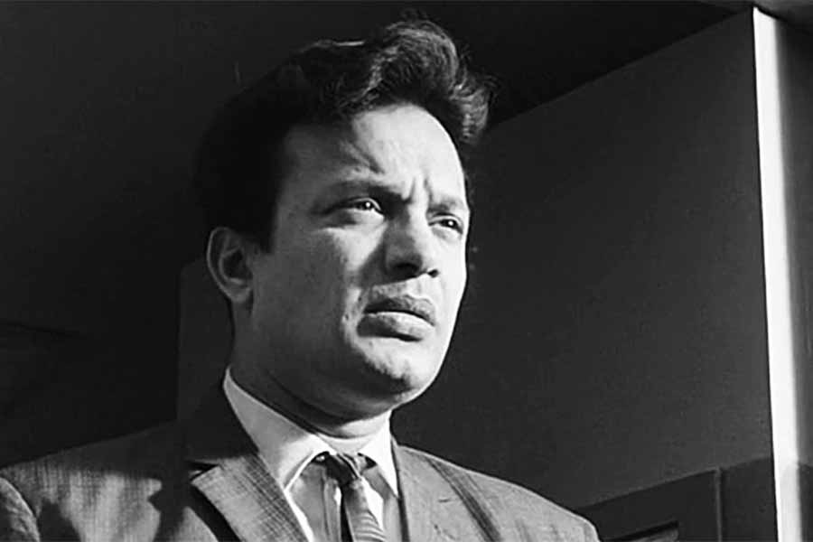 Bengali People may forget the death anniversary of Raj Kapoor, but they will never forget the death anniversary of Uttam Kumar