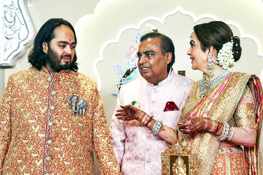 From yacht to cars, luxurious apartments, gifts Anant Ambani and Radhika Merchant received on their wedding