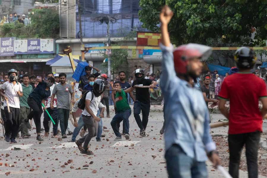 কোটা সংস্কারের দাবিতে আন্দোলন চলছে বাংলাদেশে।