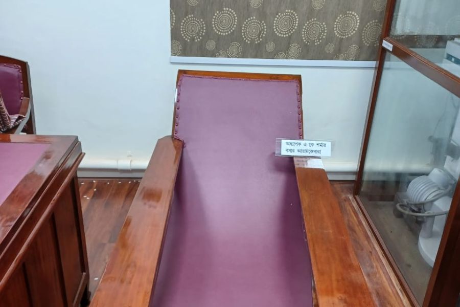 উদ্ভিদ গবেষক অরুণকুমার শর্মার কক্ষটি হয়ে উঠল জীবনীমূলক সংগ্রহশালা।