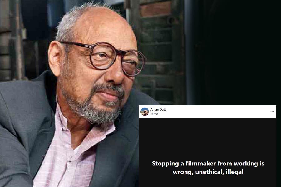 রাহুলের পাশে দাঁড়িয়েছেন গায়ক-পরিচালক অঞ্জন দত্তও। তিনি সমাজমাধ্যমে লিখেছেন, “এক জন চলচ্চিত্র নির্মাতাকে কাজে বাধা দেওয়া ভুল, অনৈতিক এবং বেআইনি।”