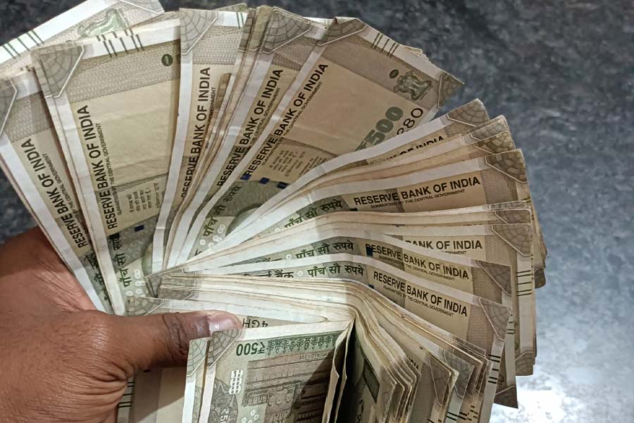 তবে জন্মলগ্ন থেকেই বিতর্কের মুখে পড়েছিল অ্যাঞ্জেল ট্যাক্স। এই কর চালু করার মূল উদ্দেশ্য ছিল আর্থিক তছরুপ এবং হিসাব-বহির্ভূত লেনদেন রুখে দেওয়া।