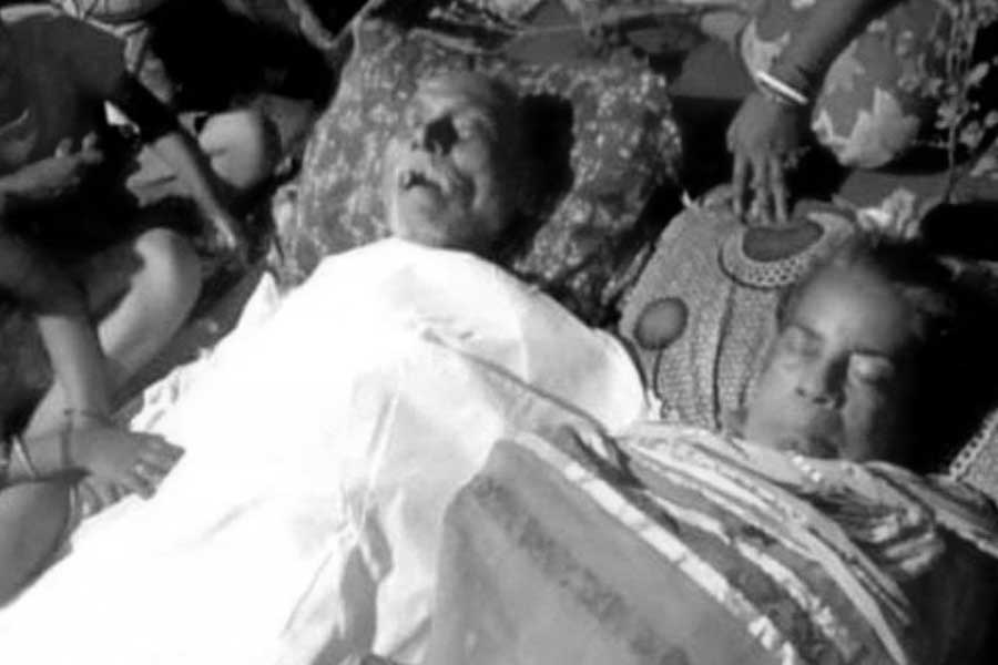 মৃত শঙ্কর মণ্ডল এবং নিয়তি মণ্ডল।