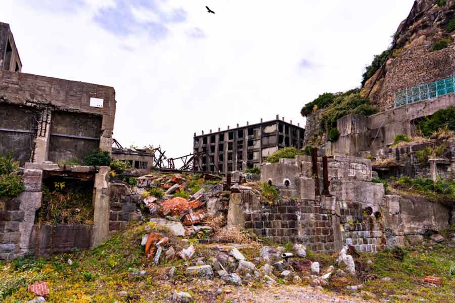 Japanese Ghost Island, Gunkanjima, know the dark history behind it 