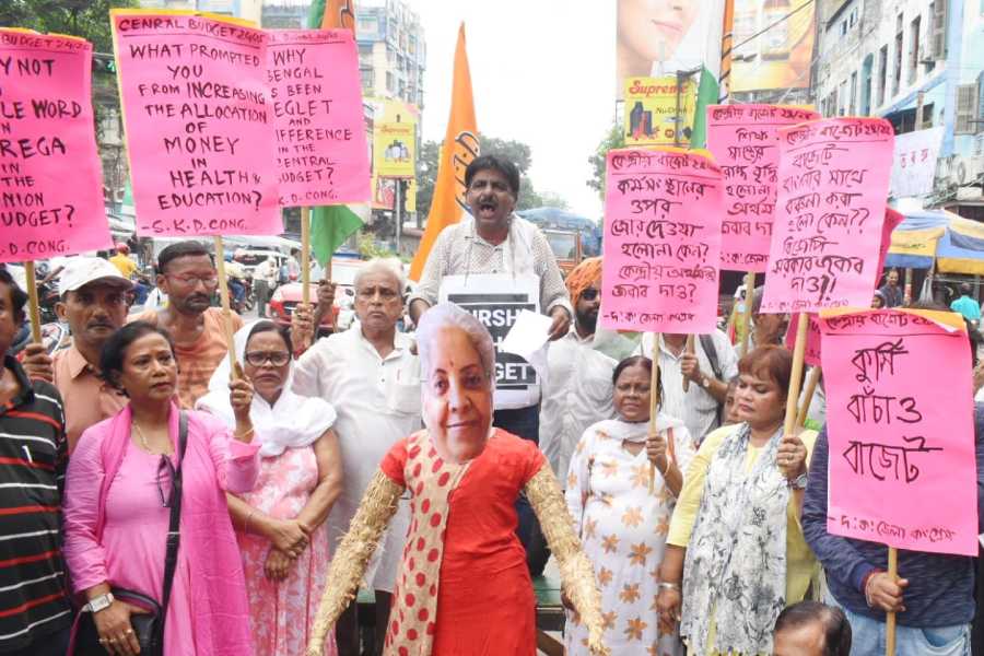 কেন্দ্রীয় বাজেটের প্রতিবাদে কংগ্রেসের বিক্ষোভ। দক্ষিণ কলকাতায়।