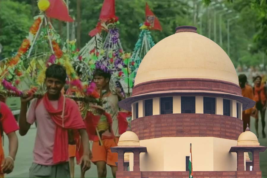 Supreme court said that eateries on Kanwar Yatra route can show names voluntarily, no force