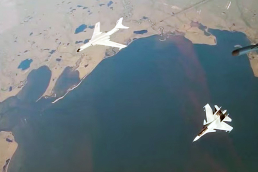 America and Canada intercepts Russian and Chinese bombers near Alaska 