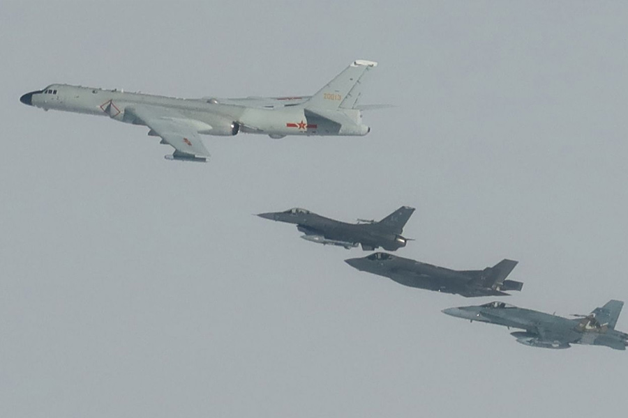 America and Canada intercepts Russian and Chinese bombers near Alaska 