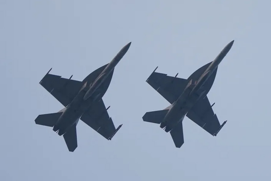 America and Canada intercepts Russian and Chinese bombers near Alaska 