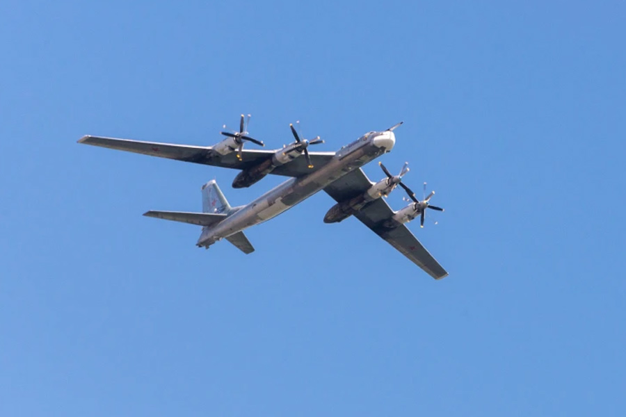 America and Canada intercepts Russian and Chinese bombers near Alaska 