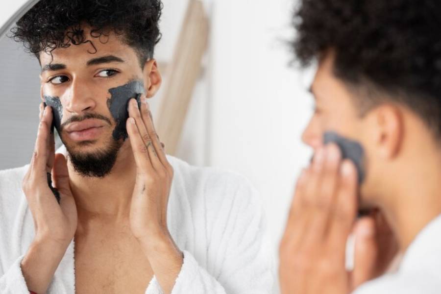 What are the benefits of face scrubs for Men