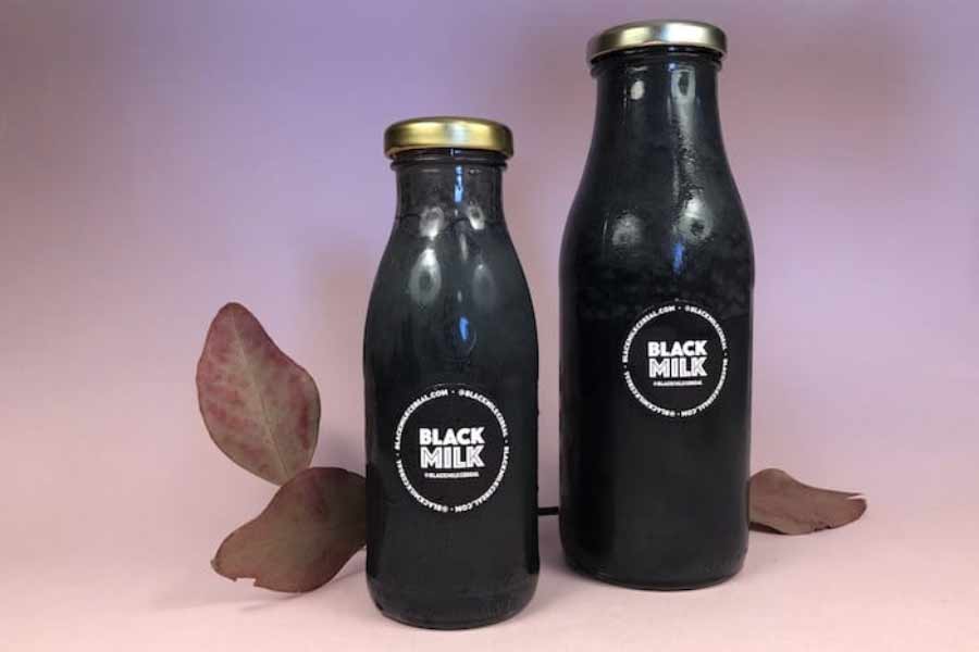 শুধু ঘনত্বের দিক থেকেই নয়, কালো দুধে ফ্যাটের পরিমাণও অত্যন্ত কম। পরীক্ষা করে দেখা গিয়েছে, এই দুধে ফ্যাটের পরিমাণ ০.২ শতাংশ।