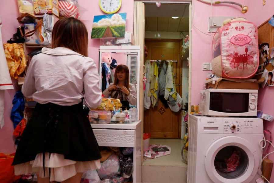 দিনে দু’বার ভূমির দেবতার উদ্দেশে ধুপ দেওয়ার রীতি পালন করে থাকেন সেখানকার বাসিন্দারা। তাঁদের ধারণা, দেবতা তুষ্ট করলে জীবনে সুখ-সমৃদ্ধি ফিরে আসে।