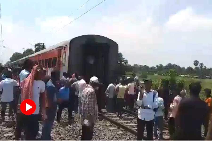 দুর্ঘটনাগ্রস্ত সেই ট্রেন। ছবি: এক্স।