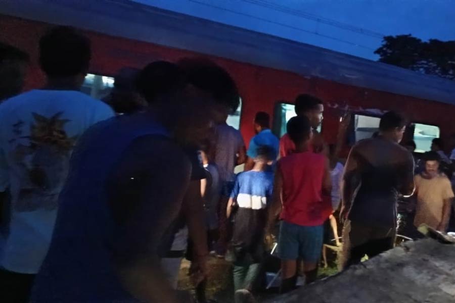 Images of Howrah-Mumbai CSMT Train Accident in Jharkhand