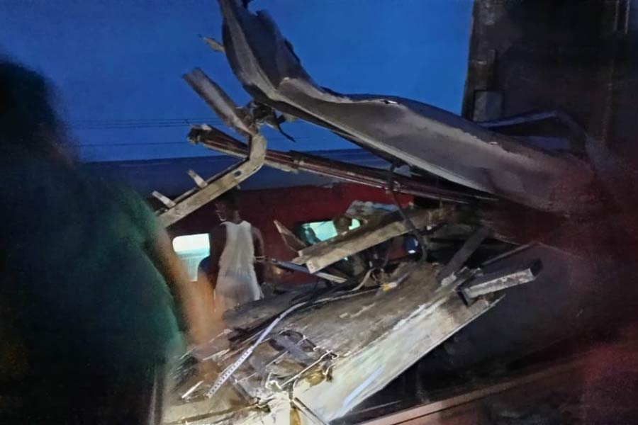 Images of Howrah-Mumbai CSMT Train Accident in Jharkhand