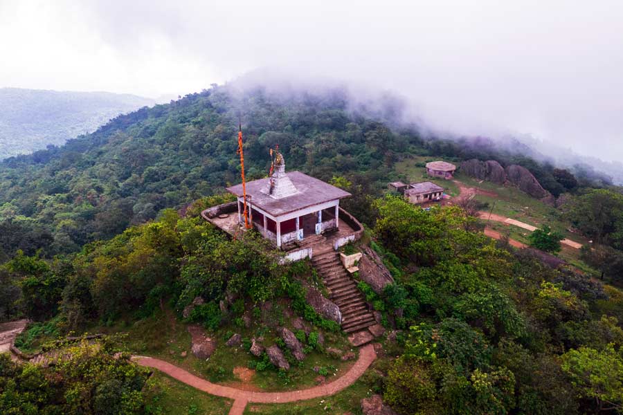 কলকাতার কাছেই পাহাড়-জঙ্গলের হাতছানি।