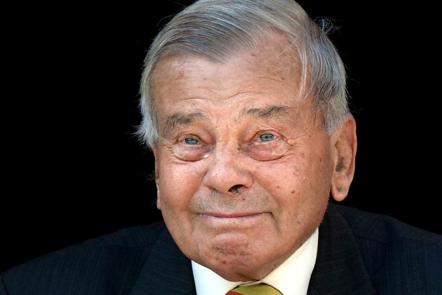 Controversial greatest Test XI picked by Umpire Dickie Bird 