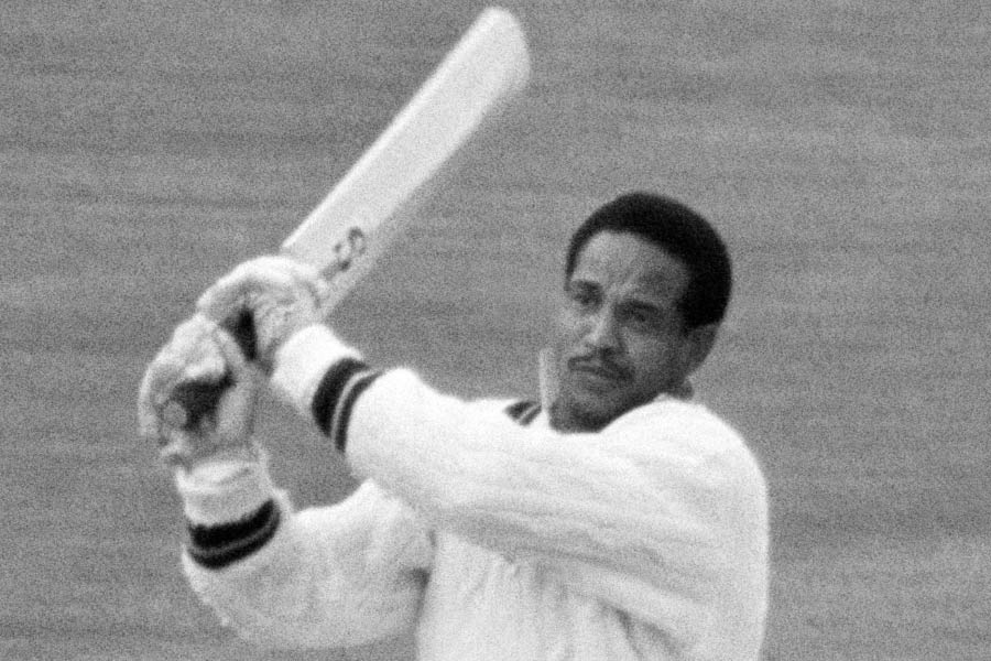 Controversial greatest Test XI picked by Umpire Dickie Bird 