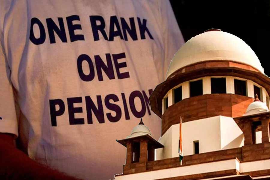 Supreme Court gives last chance to Centre for taking decision on One Rank One Pension issue dgtl.