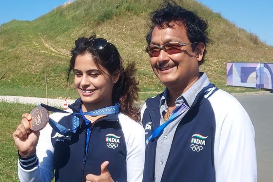 Picture of Manu Bhaker and Jaspal Rana