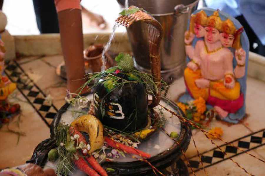 Follow these rituals to worship lord shiva on Bengali month shravan