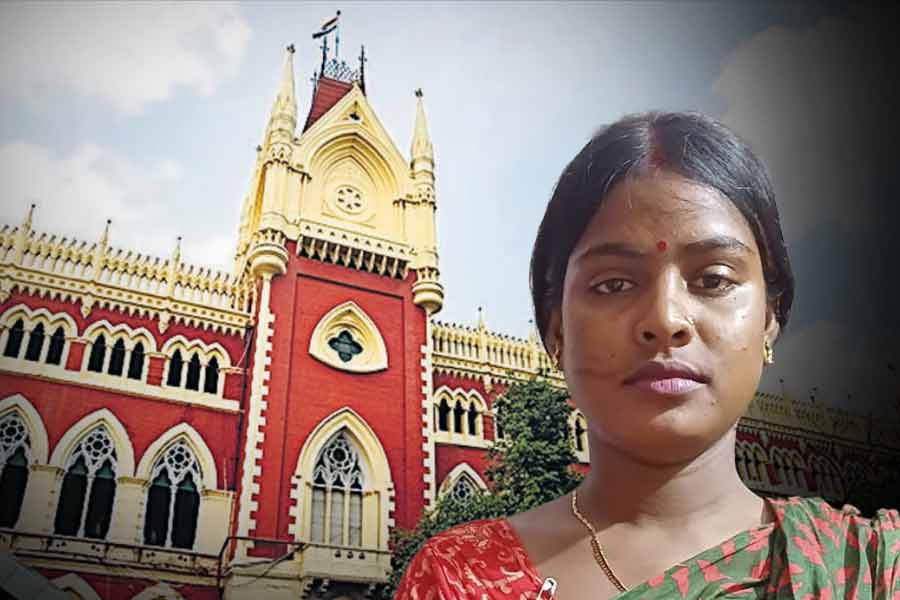 Calcutta High Court issues notice to all parties linked with the election petition of Basirhat BJP Candidate Rekha Patra