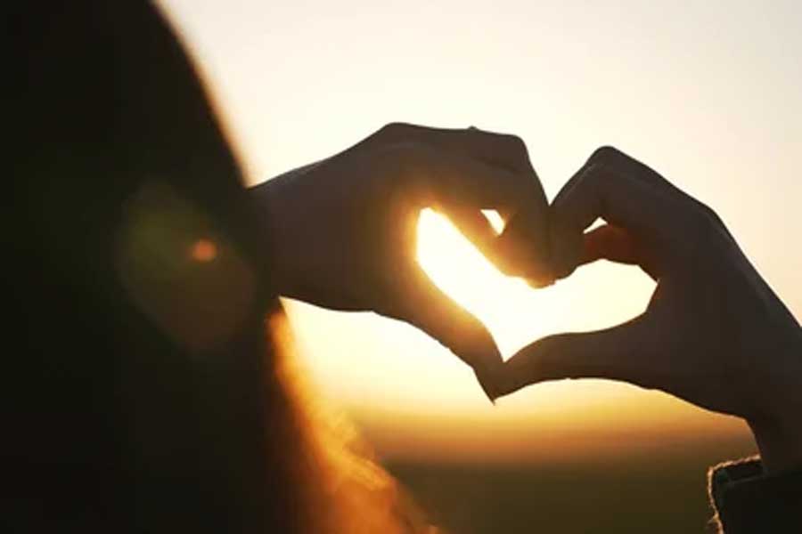 The farewell rituals of IIT kanpur includes marriage between two male students