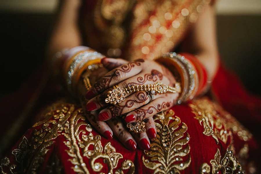 The farewell rituals of IIT kanpur includes marriage between two male students