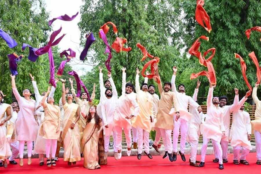 The farewell rituals of IIT kanpur includes marriage between two male students