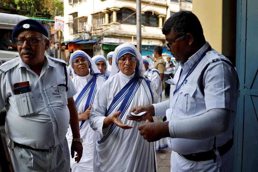 Separate EVM for NOTA in Jadavpur Lok Sabha seat