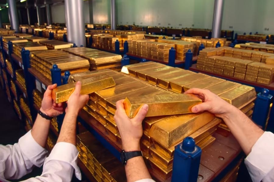 India brings 100 metric tonnes of gold back from UK