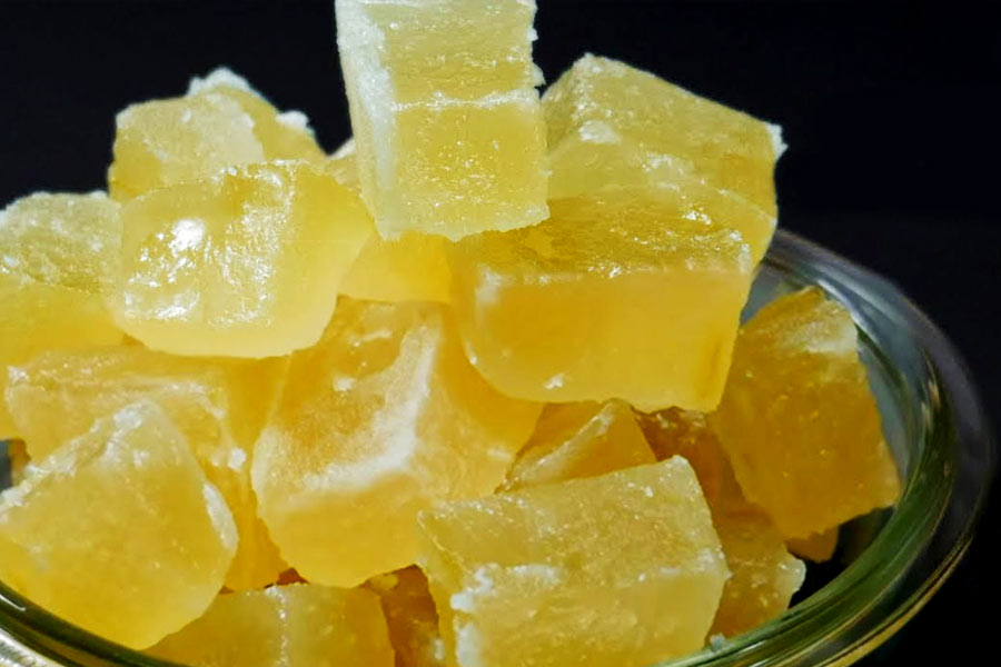 আগরার পেঠা খেতে খানিকটা নরম ক্যান্ডির মতো। 