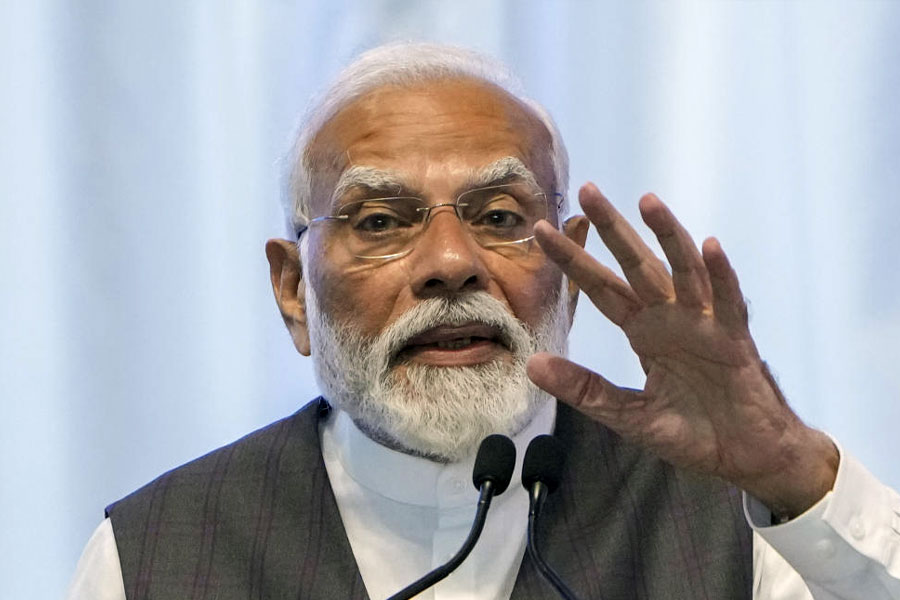 মোদী বলেছিলেন, ‘‘সাধারণত ছবি দেখার প্রতি আমার বিশেষ কোনও ঝোঁক নেই। কিন্তু কম বয়সে আমি সিনেমা দেখতাম, তা-ও কৌতূহলের বশে। তবে শুধুমাত্র বিনোদনের জন্য আমি কখনও কোনও ছবি দেখিনি। কোনও ছবি থেকে শিক্ষামূলক কিছু খুঁজে নেওয়াই আমার অভ্যাস ছিল।’’