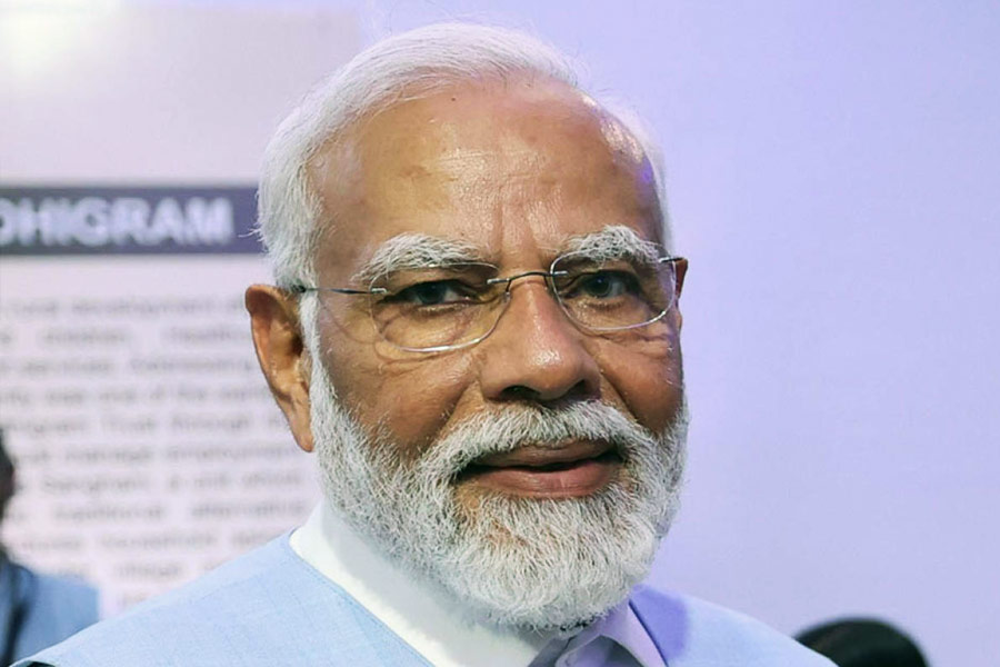 দেশে জনপ্রিয় কিছু বুথফেরত সমীক্ষা হল এবিপি নিউজ়-সি ভোটার সমীক্ষা, ইন্ডিয়া টুডে-অ্যাক্সিস মাই ইন্ডিয়া সমীক্ষা, নিউজ় ২৪- টুডেজ় চাণক্যের বুথফেরত সমীক্ষা। প্রতি ক্ষেত্রেই ইঙ্গিত, কেন্দ্রের কুর্সিতে তৃতীয় বারের জন্য বসতে চলেছেন মোদী।