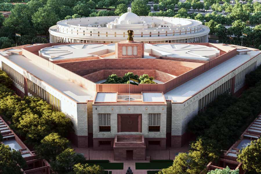 ভারতীয় গণতন্ত্রের ইতিহাস বলছে, বুথফেরত সমীক্ষার ইঙ্গিত সব সময় মেলে না। বুথফেরত সমীক্ষা একেবারে ভুল প্রমাণিত হওয়ার উদাহরণও অসংখ্য। বুথফেরত সমীক্ষার বৈজ্ঞানিক ভিত্তি নিয়েও অনেক প্রশ্ন রয়েছে। তবে বুথফেরত সমীক্ষার পূর্বাভাস মিলে যাওয়ার উদাহরণও রয়েছে। শনিবার সমীক্ষার যে ফল প্রকাশিত হল, তা বাস্তবের সঙ্গে কতটা মেলে, সেটাই এখন দেখার।