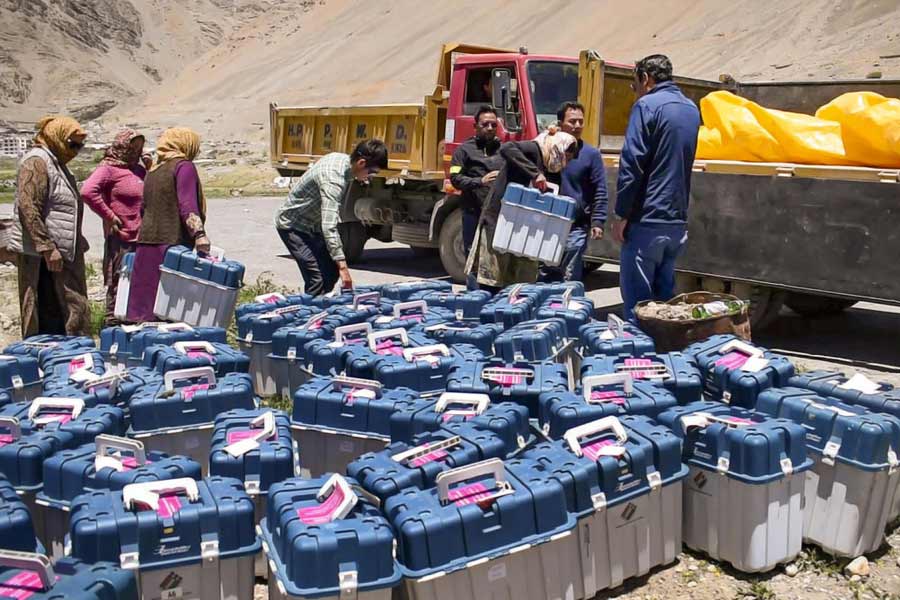 Phalodi Satta Bazar reveals final estimates after exit poll results