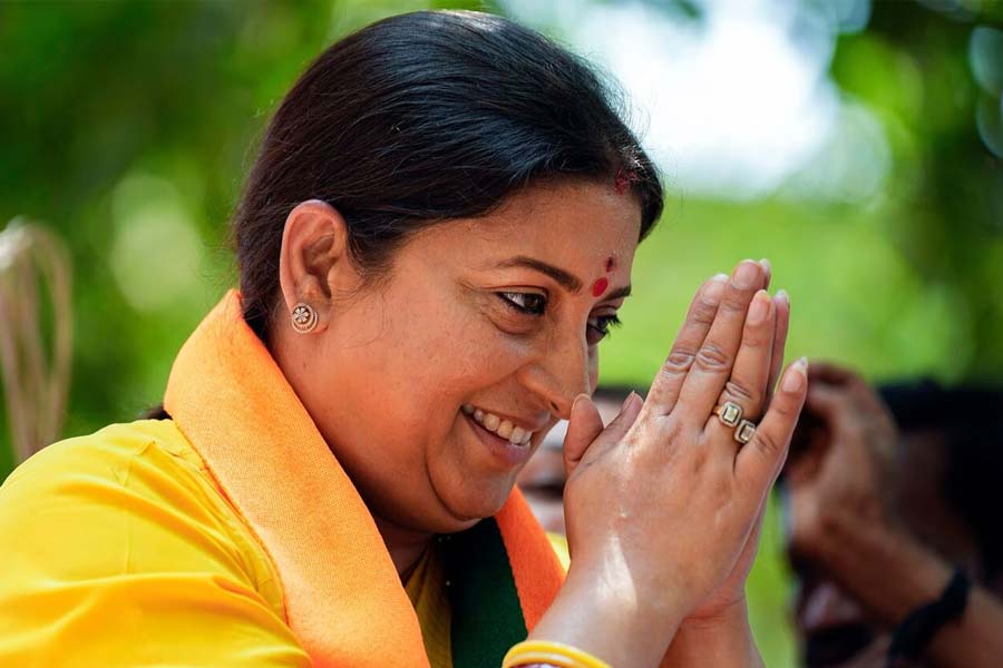 স্মৃতি ইরানি প্রার্থী উত্তরপ্রদেশের অমেঠীতে। ওই কেন্দ্রেই ২০১৯ সালের লোকসভা নির্বাচনে হারিয়েছিলেন রাহুল গান্ধীকে। এ বারও তিনিই প্রার্থী সেখানে।