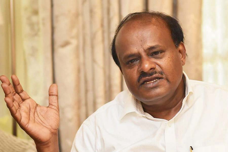 কর্নাটকের মাণ্ড্য লোকসভা আসনে জেডিএসের প্রার্থী এইচডি কুমারস্বামী। 