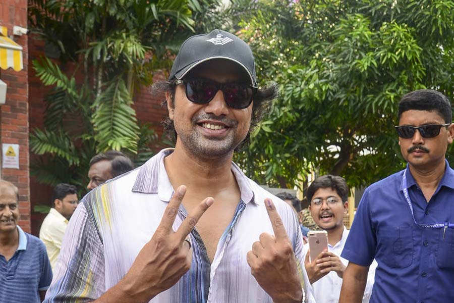 ঘাটালে তৃণমূলের প্রার্থী দীপক অধিকারী, যিনি পরিচিত দেব নামে। নায়ক দেব ২০১৪ এবং ২০১৯ সালে ওই আসন থেকে জিতেছেন। এ বারও বজায় থাকল জয়ের ধারা। আবার সাংসদ হলেন দেব।