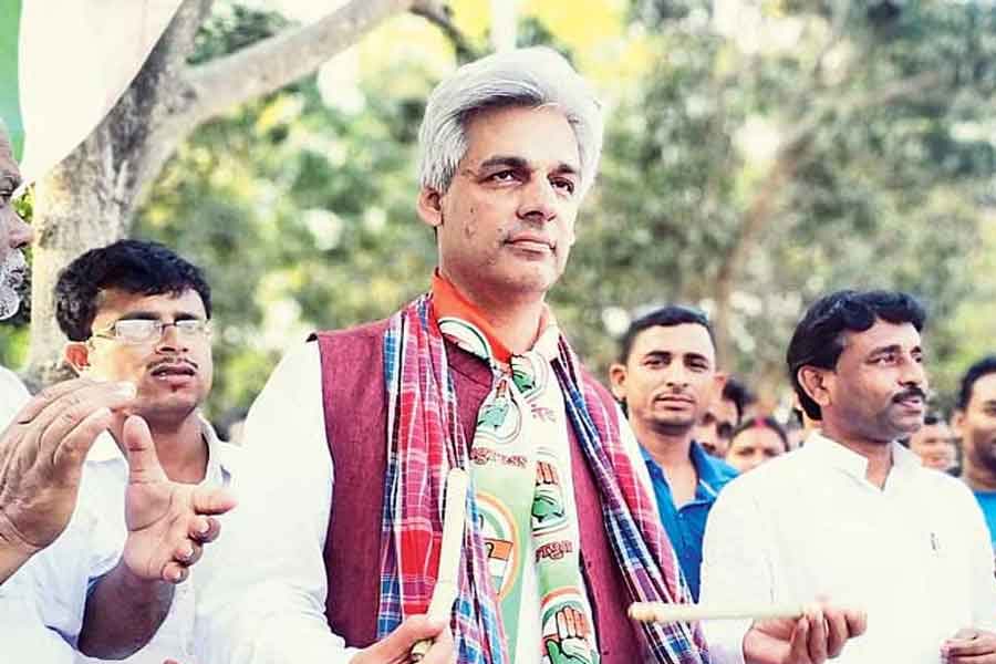 মালদহ দক্ষিণে কংগ্রেসের প্রার্থী ইশা খান চৌধুরী। তিনি জয়ী হয়েছেন। পশ্চিমবঙ্গে এই একটিই আসন কংগ্রেস পেয়েছে। 