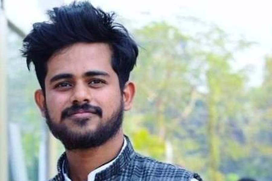 তমলুকে সিপিএমের প্রার্থী সায়ন বন্দ্যোপাধ্যায়। তিনি পেশায় আইনজীবী। চলতি লোকসভা ভোটে হেরে গিয়েছেন তিনি। 